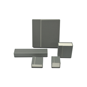 环保时尚珠宝套装包装盒吊坠盒带有自定义徽标和颜色