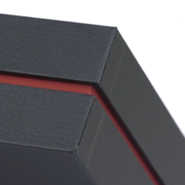 黑色皮革礼品盒MDF雪茄包装盒，带有金色邮票压花 